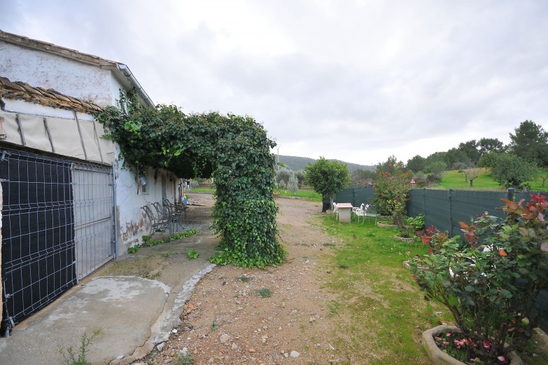 Property for Sale in Calvia, House For Refurbishment On The Road To Calvia Village  Calvia, Mallorca, Spain