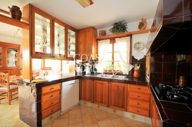 Property for Sale in Portol, Country house with 3 bedrooms for sale to the village Portol, Mallorca, Spain