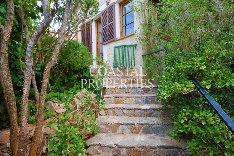 Property for Sale in Portol, Country house with 3 bedrooms for sale to the village Portol, Mallorca, Spain
