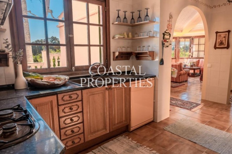 Property for Sale in 6 bedroom country house for sale  Santa Maria, Mallorca, Spain